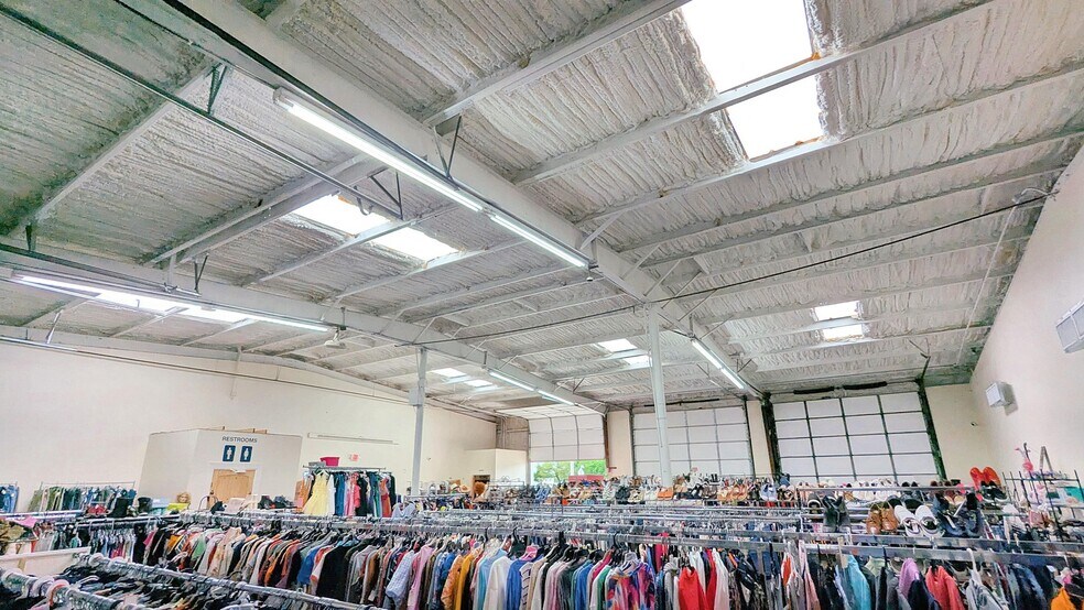 More Photos Of 120 W Peak Blvd, Muskogee Freestanding For Sale