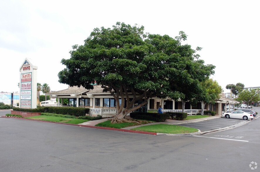 More Photos Of 3065 Clairemont Dr, San Diego Freestanding For Lease