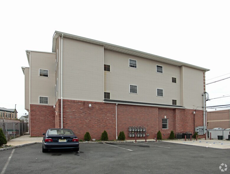 More Photos Of 210-212 Trumbull St, Elizabeth Apartments For Sale