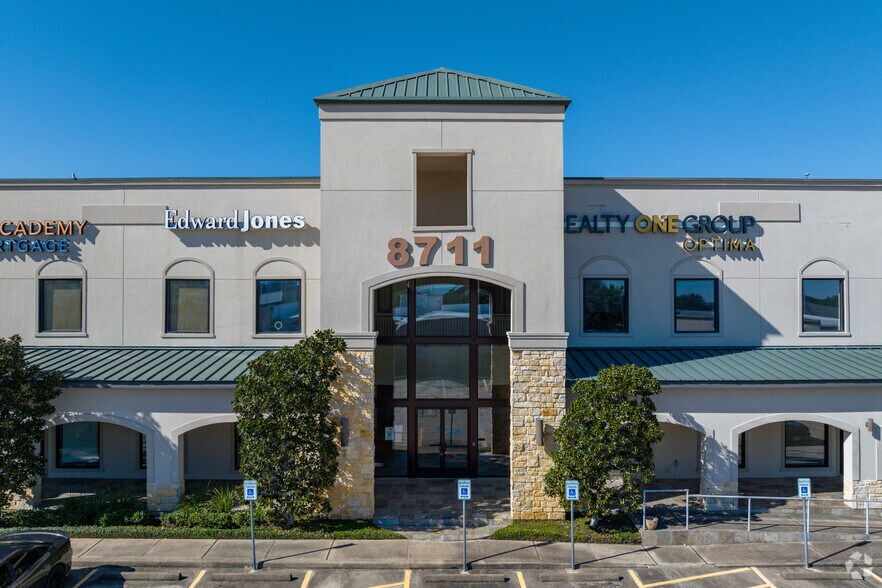 More Photos Of 8711 Highway 6 N, Houston Office For Lease