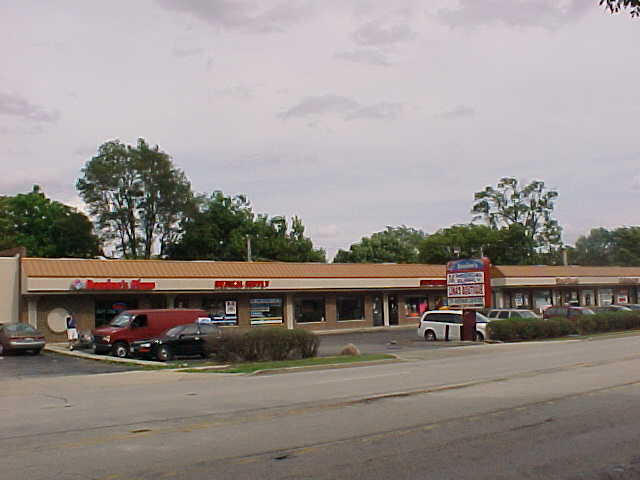More Photos Of 1005-1015 S Arlington Heights Rd, Arlington Heights General Retail For Lease