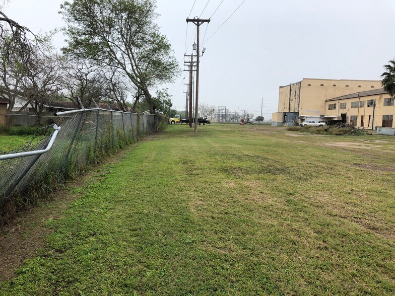 More Photos Of 1335 W Memphis St, Harlingen Industrial For Sale