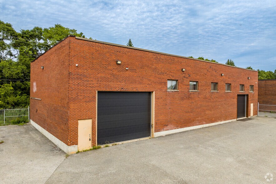 More Photos Of 6950 Boul Couture, Montréal Warehouse For Sale