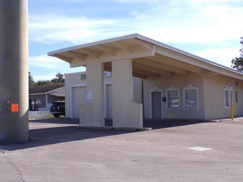 More Photos Of 2301 E Main St, Lakeland Service Station For Sale