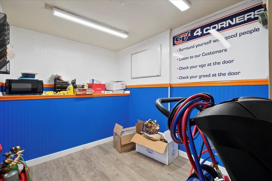 More Photos Of 2008 Okeechobee Blvd, West Palm Beach Auto Dealership For Sale