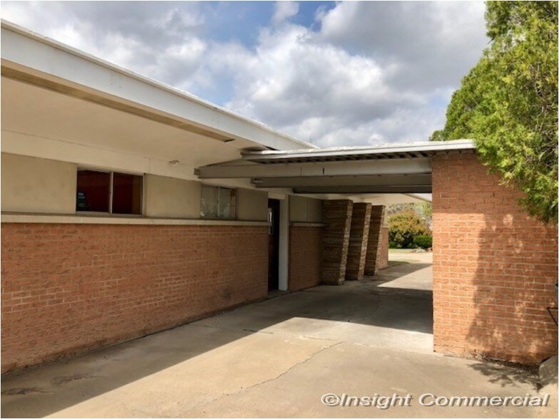 More Photos Of 801-809 NW Pershing Dr, Lawton Medical For Sale