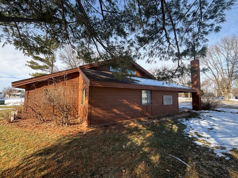 More Photos Of 1514 1st Ave, Belle Plaine Religious Facility For Sale