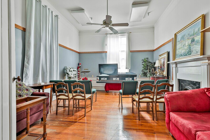 More Photos Of 605 Hill St, Lagrange General Retail For Sale