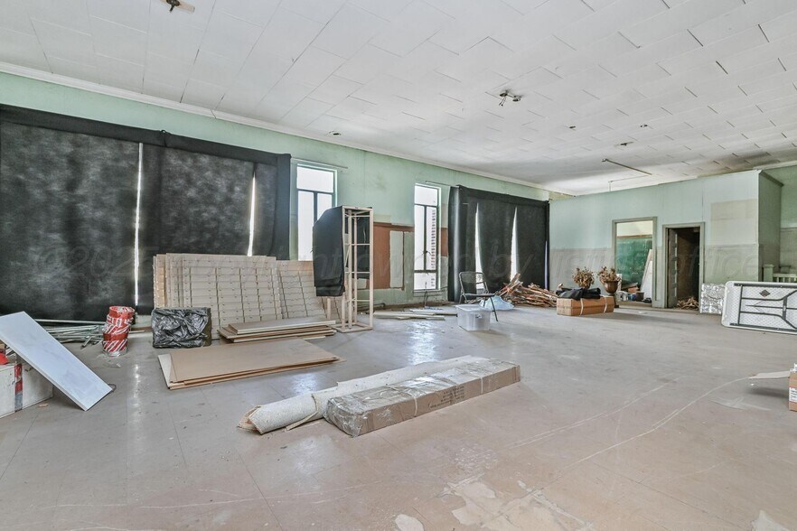 More Photos Of 119 W Kingsmill Ave, Pampa Storefront Retail Office For Sale
