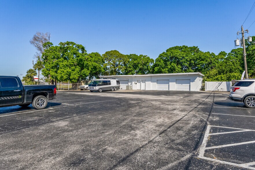 More Photos Of 1615 14th Ave, Vero Beach Medical For Sale