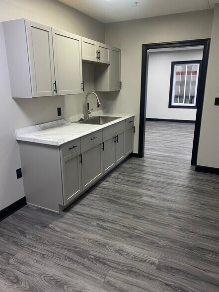 More Photos Of 7410 Coca Cola Dr, Hanover Research And Development For Lease