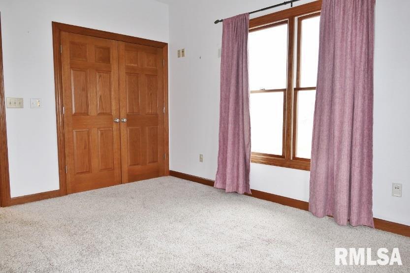 More Photos Of 109 Elizabeth Pointe Dr, Germantown Hills Office For Sale