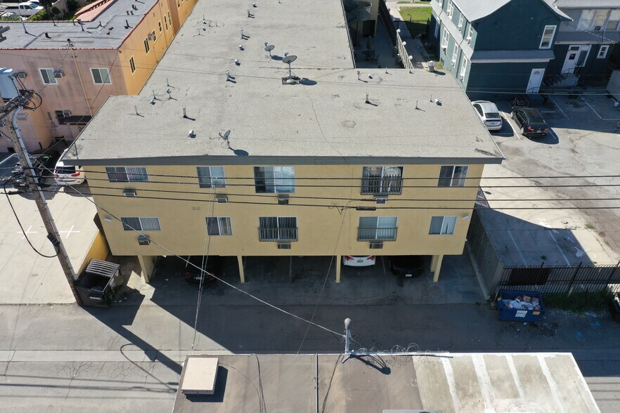 More Photos Of 721 W 30th St, Los Angeles Apartments For Sale