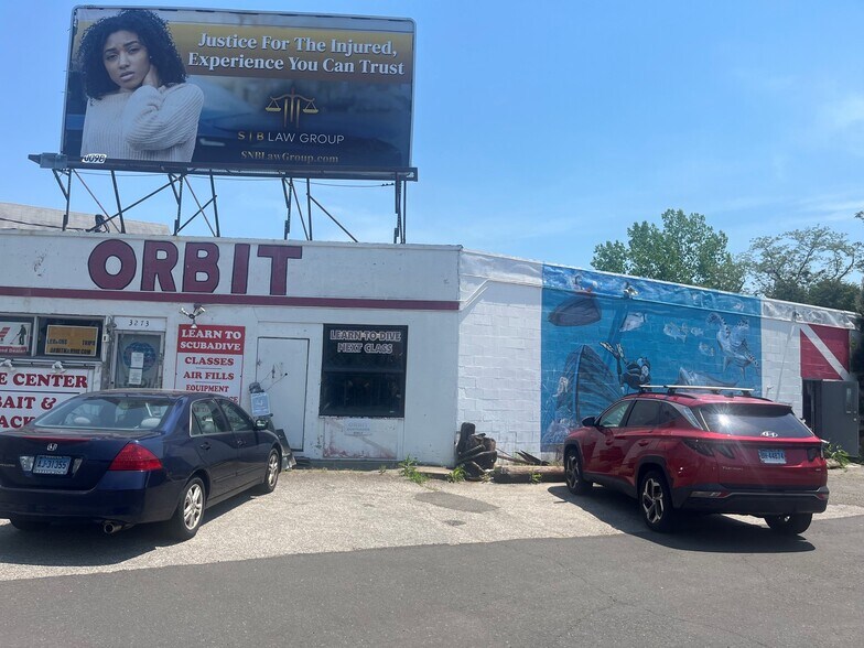 More Photos Of 3267 Fairfield Ave, Bridgeport Storefront For Sale