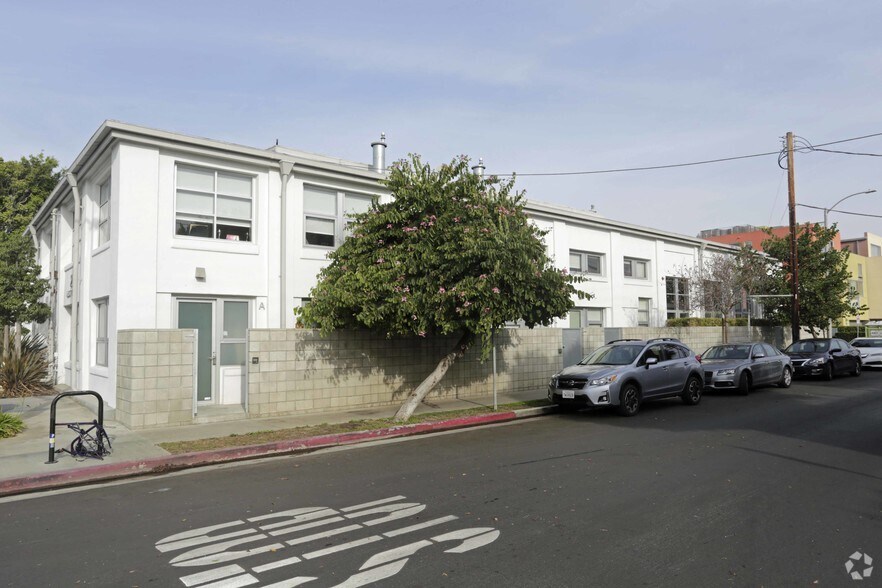 More Photos Of 2100 Abbot Kinney Blvd, Venice Office For Lease