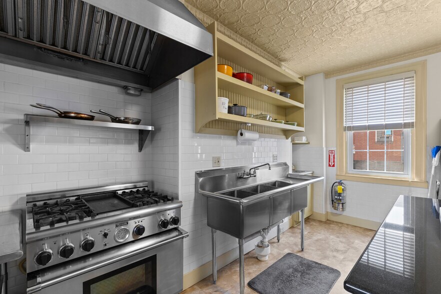 More Photos Of 900 Main St, Wellsburg Specialty For Sale