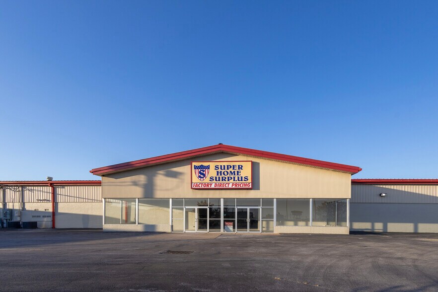 More Photos Of 2326 Russellville Rd, Bowling Green Freestanding For Lease