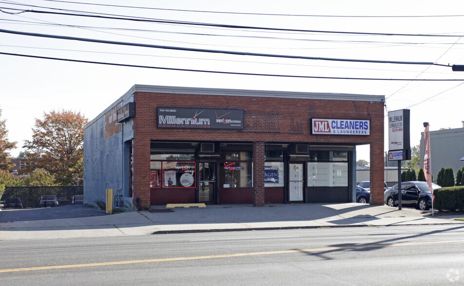 Primary Photo Of 2374 Jericho Tpke, New Hyde Park General Retail For Sale
