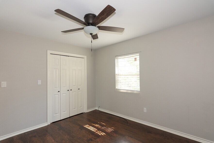 More Photos Of 114 Scofield Ave, Johnson City Apartments For Sale