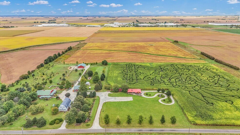 More Photos Of 1356 County Road 2900 N, Rantoul Specialty For Sale