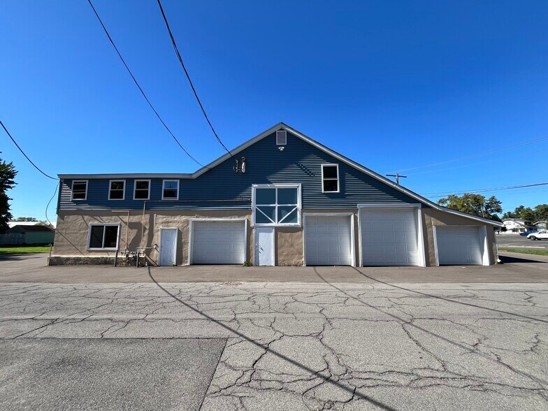 More Photos Of 1800 Brewerton Rd, Mattydale Freestanding For Sale