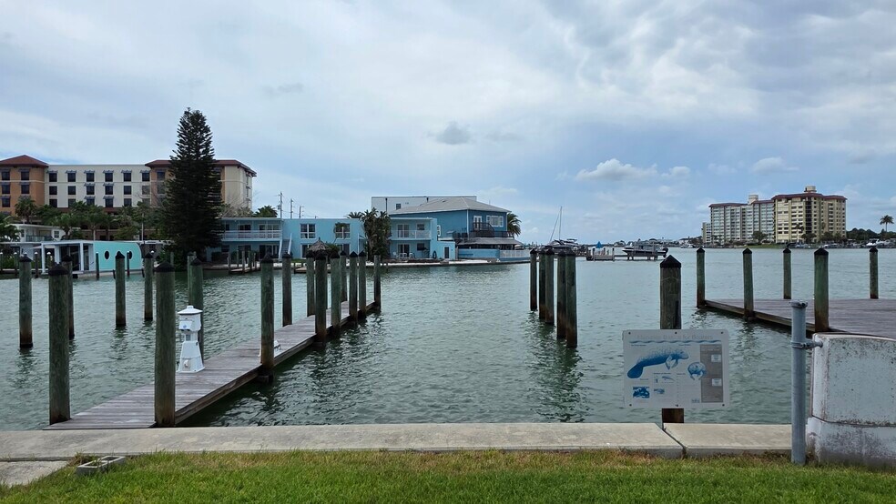 More Photos Of 625 Bay Esplanade, Clearwater Apartments For Sale