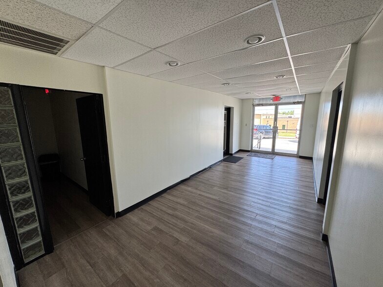 More Photos Of 4466 S 74th Ave, Tulsa Manufacturing For Sale