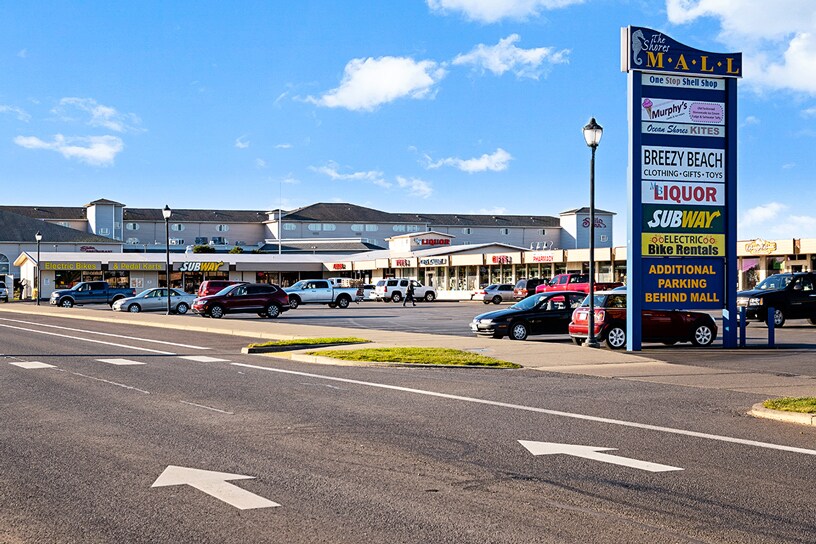More Photos Of 172 W Chance A La Mer NW, Ocean Shores Restaurant For Lease