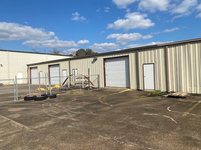 More Photos Of 4960 Washington Blvd, Beaumont Warehouse For Lease
