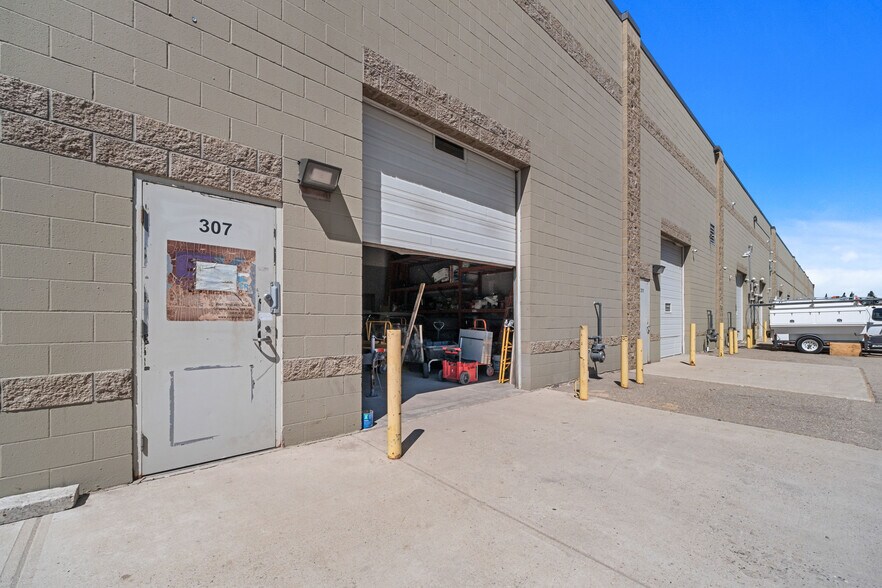 More Photos Of 3750 46th Ave SE, Calgary Warehouse For Sale