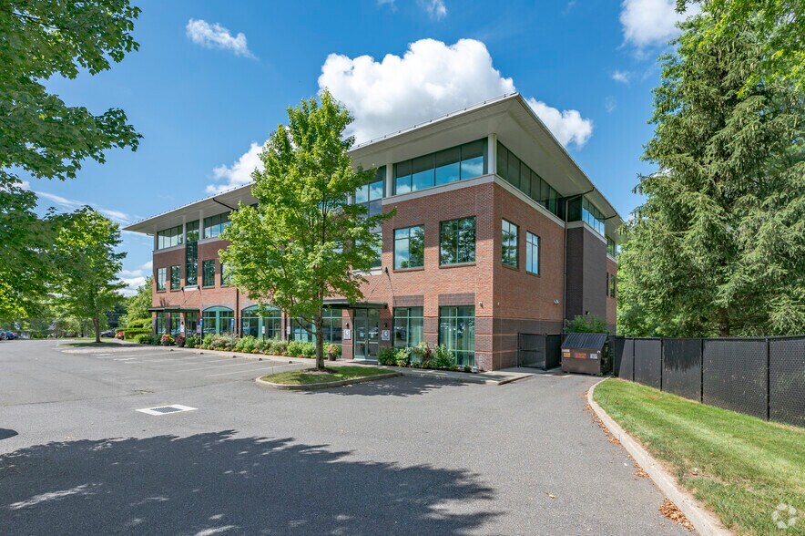 More Photos Of 93 Lake Ave, Danbury Office For Lease