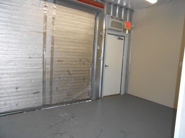 More Photos Of 4928 US Highway 301 S, Hope Mills Self Storage For Lease