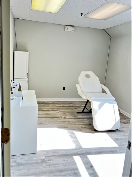 More Photos Of 330 Boston Rd, Billerica Medical For Sale