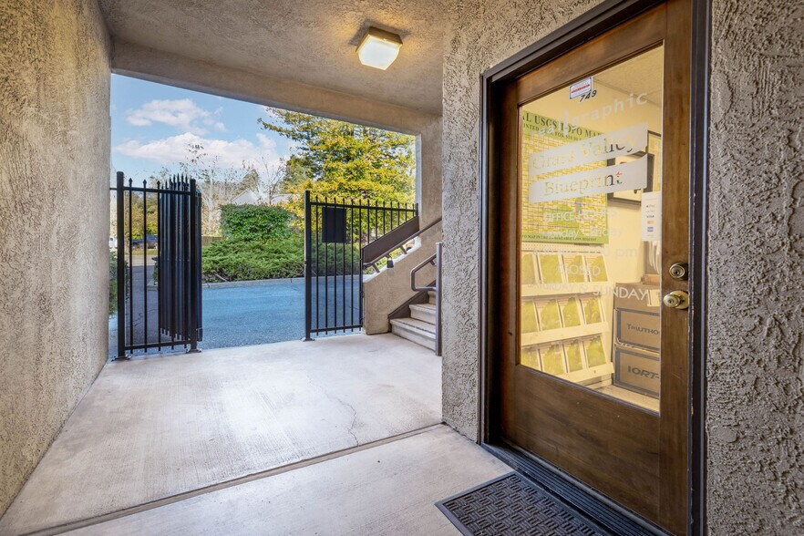 More Photos Of 741-749 Maltman Dr, Grass Valley Office For Sale
