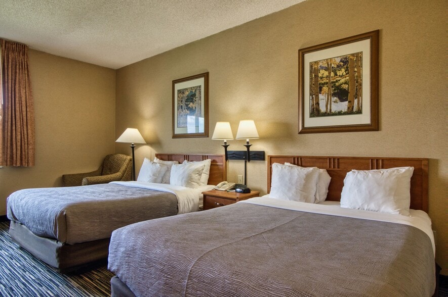 More Photos Of 7860 6th St, Wellington Hotel For Sale