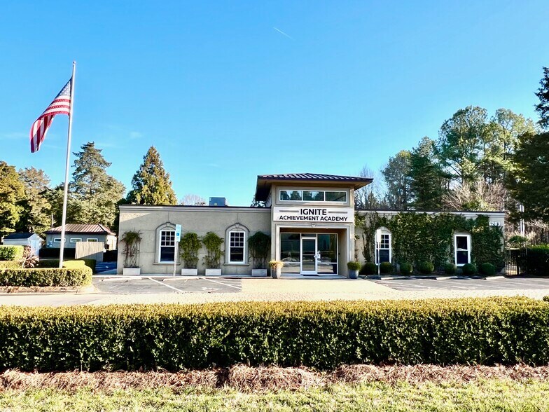 More Photos Of 6203 Carmel Rd, Charlotte Office For Sale