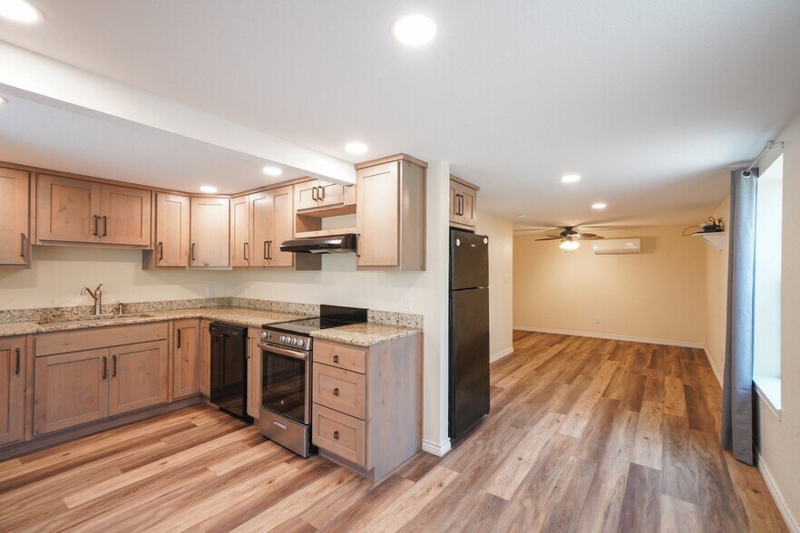 More Photos Of 1111 Brazos Dr, Mineral Wells Trailer Camper Park For Sale