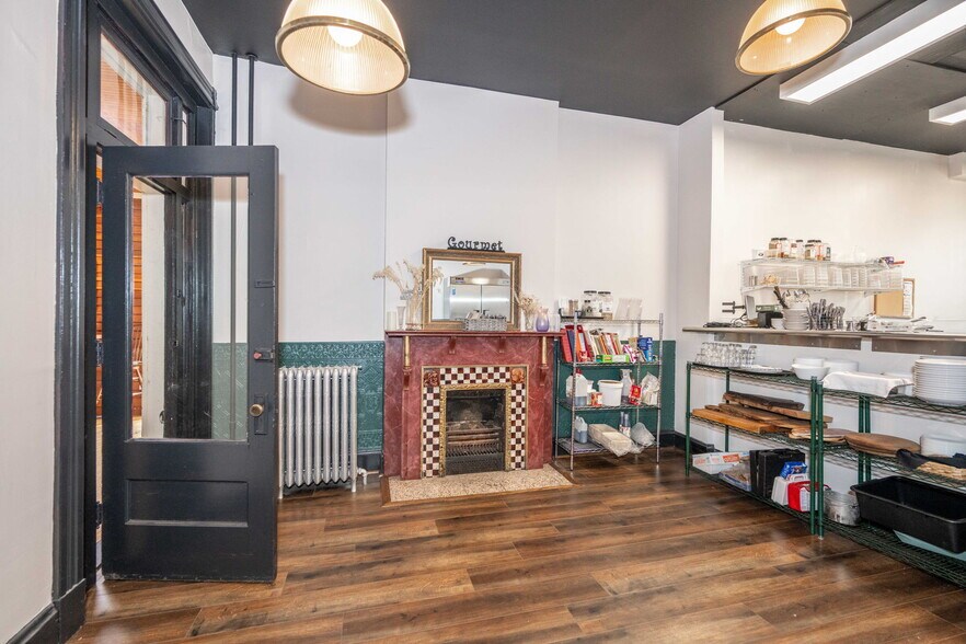 More Photos Of 2015 Madison rd, Cincinnati Storefront Retail Residential For Lease