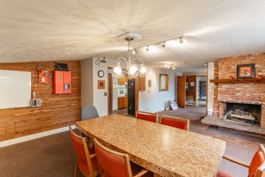 More Photos Of 10623 E Montgomery Dr, Spokane Valley Office Residential For Sale