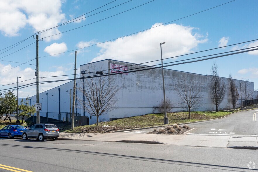 Primary Photo Of 2730 Arthur Kill Rd, Staten Island Freestanding For Lease