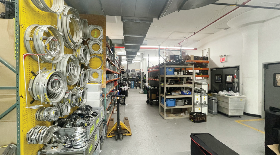 More Photos Of 4310 21st St, Long Island City Warehouse For Lease
