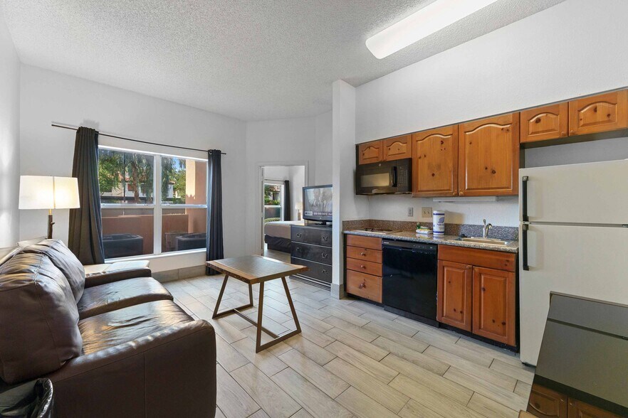 More Photos Of 9880 N Scottsdale Rd, Scottsdale Hospitality For Lease