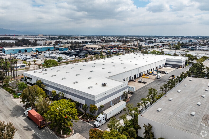 More Photos Of 10509 Business Dr, Fontana Warehouse For Lease