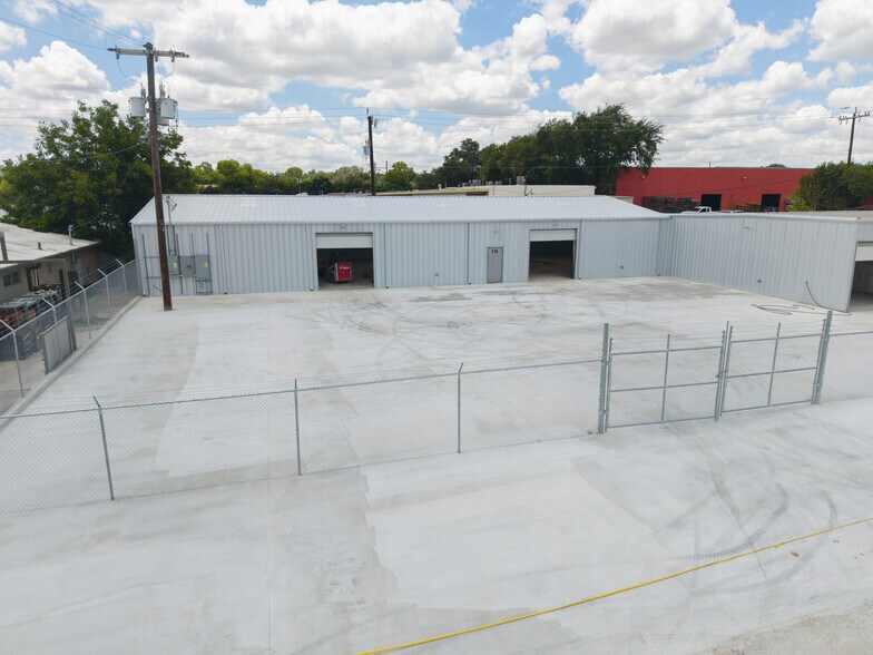 More Photos Of 118-122 W Turbo Dr, San Antonio Warehouse For Lease