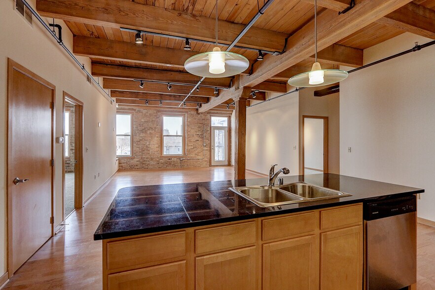 More Photos Of 720 Marquette St, Racine Apartments For Sale