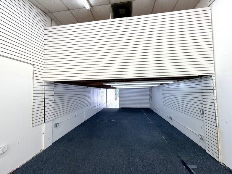 More Photos Of 1140-1146 S Main St, Los Angeles Storefront For Lease