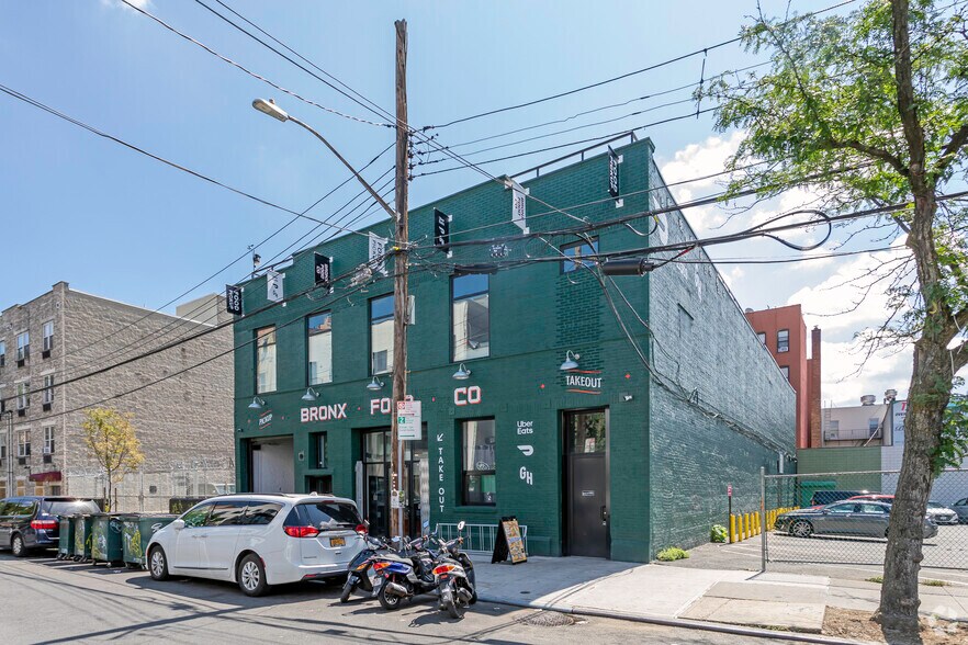 More Photos Of 2368 Hoffman St, Bronx Warehouse For Lease