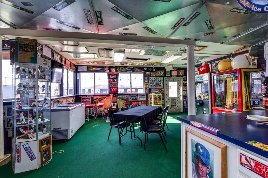 More Photos Of 10267 US Highway 14, Mazomanie Sports And Entertainment For Sale