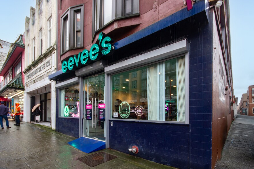More Photos Of 230 E Pender St, Vancouver Storefront For Lease