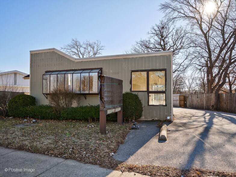 More Photos Of 1815 Dundee Rd, Northbrook Storefront Retail Office For Sale